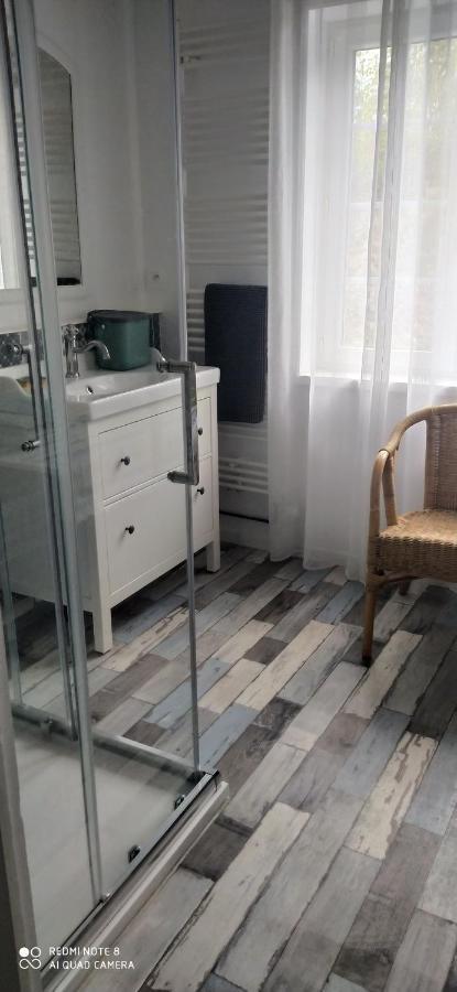Logement Independant Attenant A Une Maison Dans Grand Jardin Retournac Ngoại thất bức ảnh